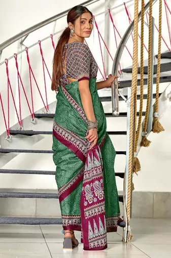 Green bandhani print mulmul cotton saree with blouse.