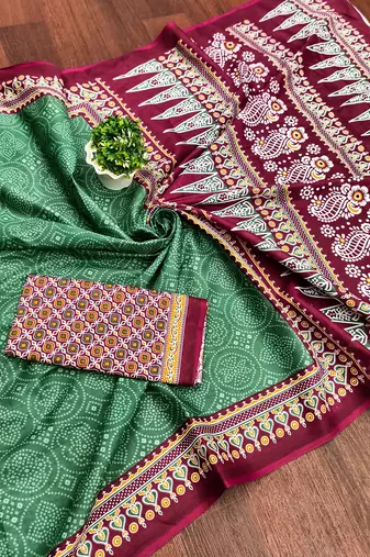 Green bandhani print mulmul cotton saree with blouse.