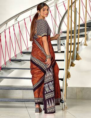 Maroon bandhani print mulmul cotton saree with blouse. 4