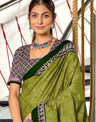 Mehendi bandhani print mulmul cotton saree with blouse. 2
