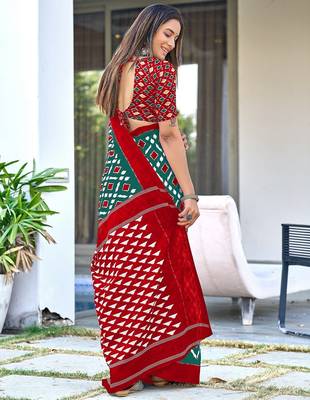Teal green ikkat print mulmul cotton saree with blouse. 4