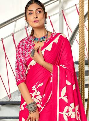 Pink floral print mulmul cotton saree with blouse. 2
