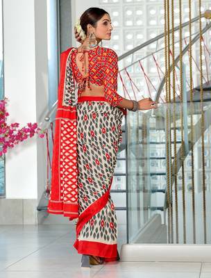 Red ikkat print mulmul cotton saree with blouse. 4
