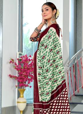 Wine ikkat print mulmul cotton saree with blouse. 3
