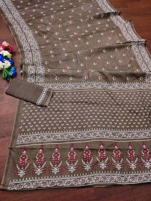 Brown floral print mulmul cotton saree with blouse. 5