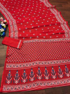 Red floral print mulmul cotton saree with blouse. 5