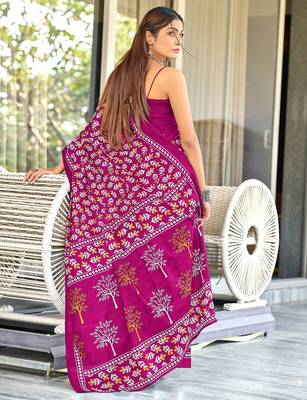 Pink floral print mulmul cotton saree with blouse. 4