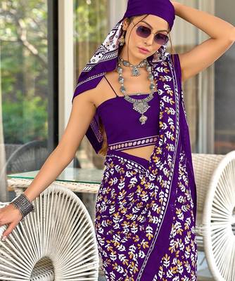 Purple floral print mulmul cotton saree with blouse. 3