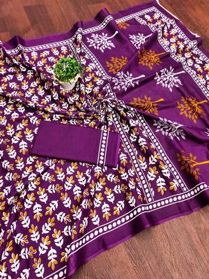 Purple floral print mulmul cotton saree with blouse. 5