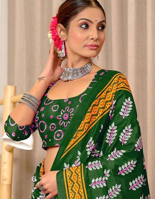 Green floral print mulmul cotton saree with blouse. 2