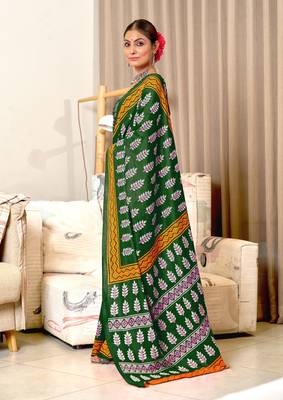 Green floral print mulmul cotton saree with blouse. 3