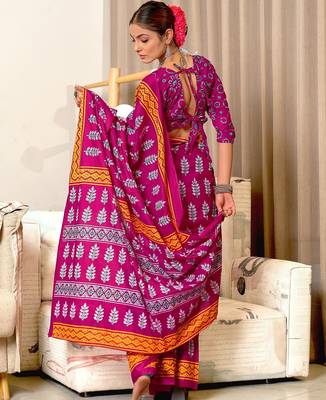 Pink floral print mulmul cotton saree with blouse. 4