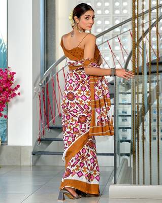 Mustard ikkat print mulmul cotton saree with blouse. 4