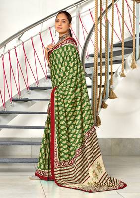 Green paisley print mulmul cotton saree with blouse. 3