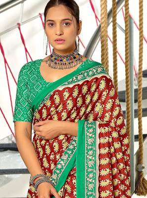 Maroon paisley print mulmul cotton saree with blouse. 2