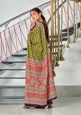 Green floral print mulmul cotton saree with blouse. 3