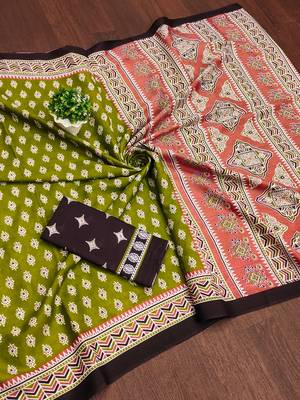 Green floral print mulmul cotton saree with blouse. 5