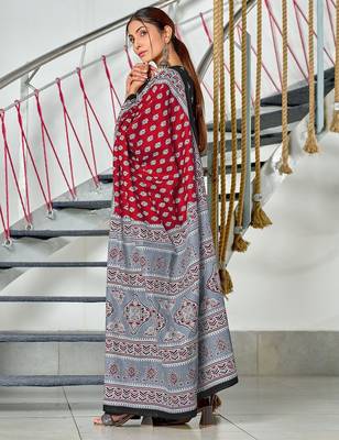 Maroon floral print mulmul cotton saree with blouse. 3