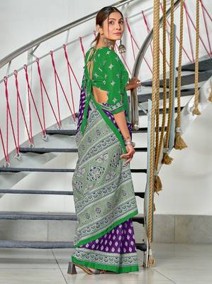 Purple floral print mulmul cotton saree with blouse. 4
