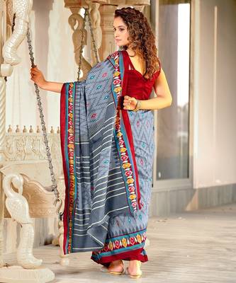 Grey ikkat print mulmul cotton saree with blouse. 4