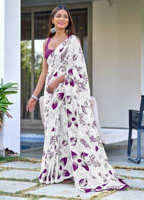 White floral print mulmul cotton saree with blouse. 1