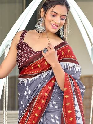 Grey ikkat print mulmul cotton saree with blouse. 2