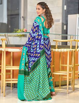 Green ikkat, zigzag print mulmul cotton saree with blouse. 4