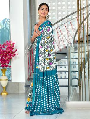 Blue ikkat print mulmul cotton saree with blouse. 3