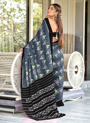 Grey ikkat print mulmul cotton saree with blouse. 4