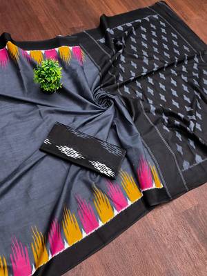 Dark grey printed mulmul cotton saree with blouse. 5