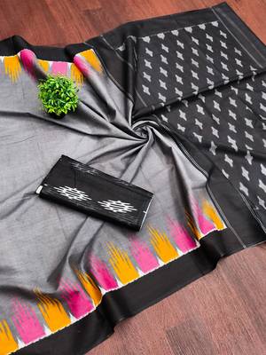 Grey printed mulmul cotton saree with blouse. 5