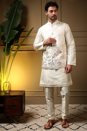 Men's peach slub silk sequins embroidered kurta set with nehru jacket