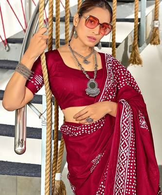 Pink batik print mulmul cotton saree with blouse. 3