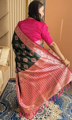 Dark green silk blend banarasi woven saree with unstitched blouse piece 5