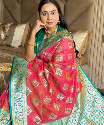 Gajari silk blend banarasi woven saree with unstitched blouse piece 2