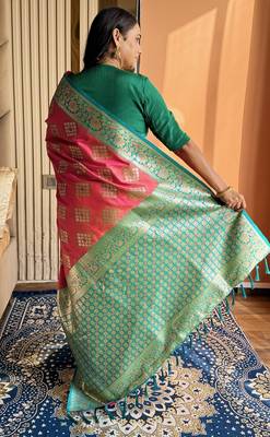 Gajari silk blend banarasi woven saree with unstitched blouse piece 5