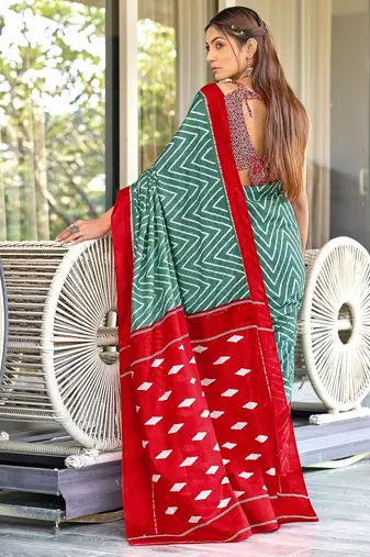 Teal green zigzag print mulmul cotton saree with blouse.