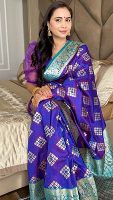 Violet silk blend banarasi woven saree with unstitched blouse piece 3
