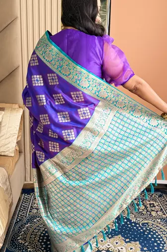 Violet silk blend banarasi woven saree with unstitched blouse piece