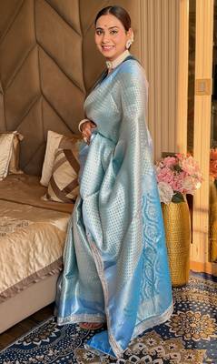 Blue silk blend banarasi saree with unstitched blouse piece 4