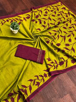 Green floral print mulmul cotton saree with blouse. 5