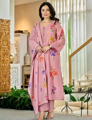 Dusty pink floral printed chanderi kurta pant set with matching dupatta 3