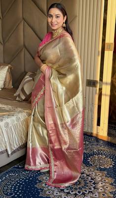 Beige silk blend banarasi saree with unstitched blouse piece 5