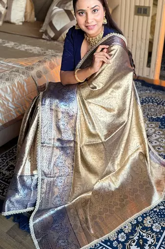 Violet silk blend banarasi saree with unstitched blouse piece
