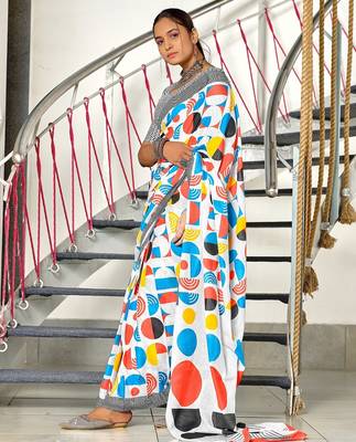 White geometric print mulmul cotton saree with blouse. 3
