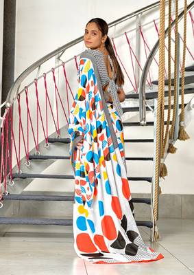 White geometric print mulmul cotton saree with blouse. 4