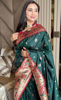 Dark green silk blend paithani saree with unstitched blouse piece 3