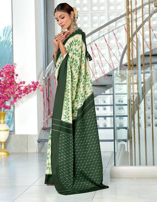 Green block print mulmul cotton saree with blouse. 3