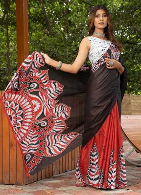 Black printed mulmul cotton saree with blouse. 3