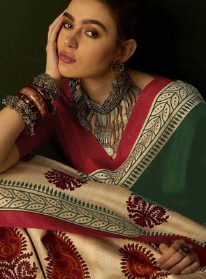 Green floral, paisely print soft pure cotton saree with blouse. 2